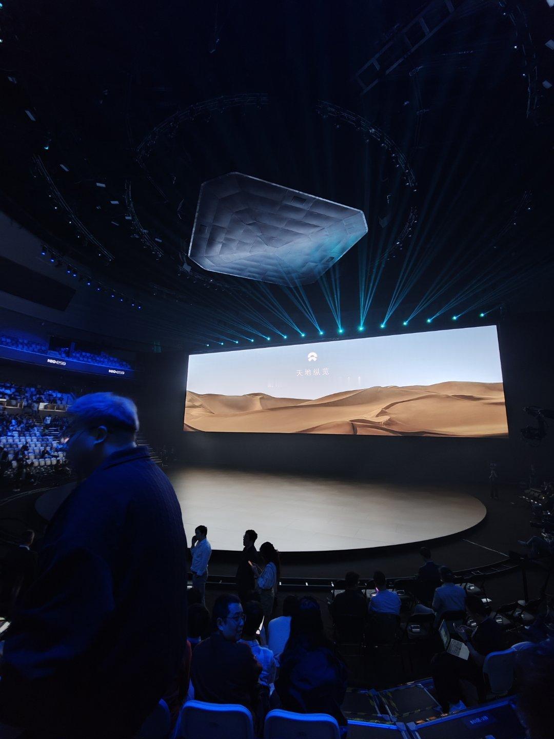 就要开始了，茜茜真是越来越好看了。 