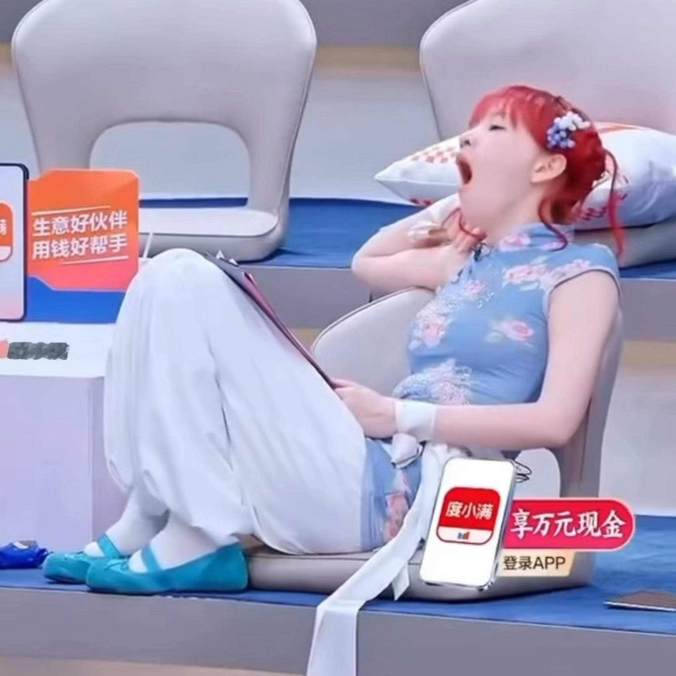黄灿灿你人生的观众还是太多了！ 
