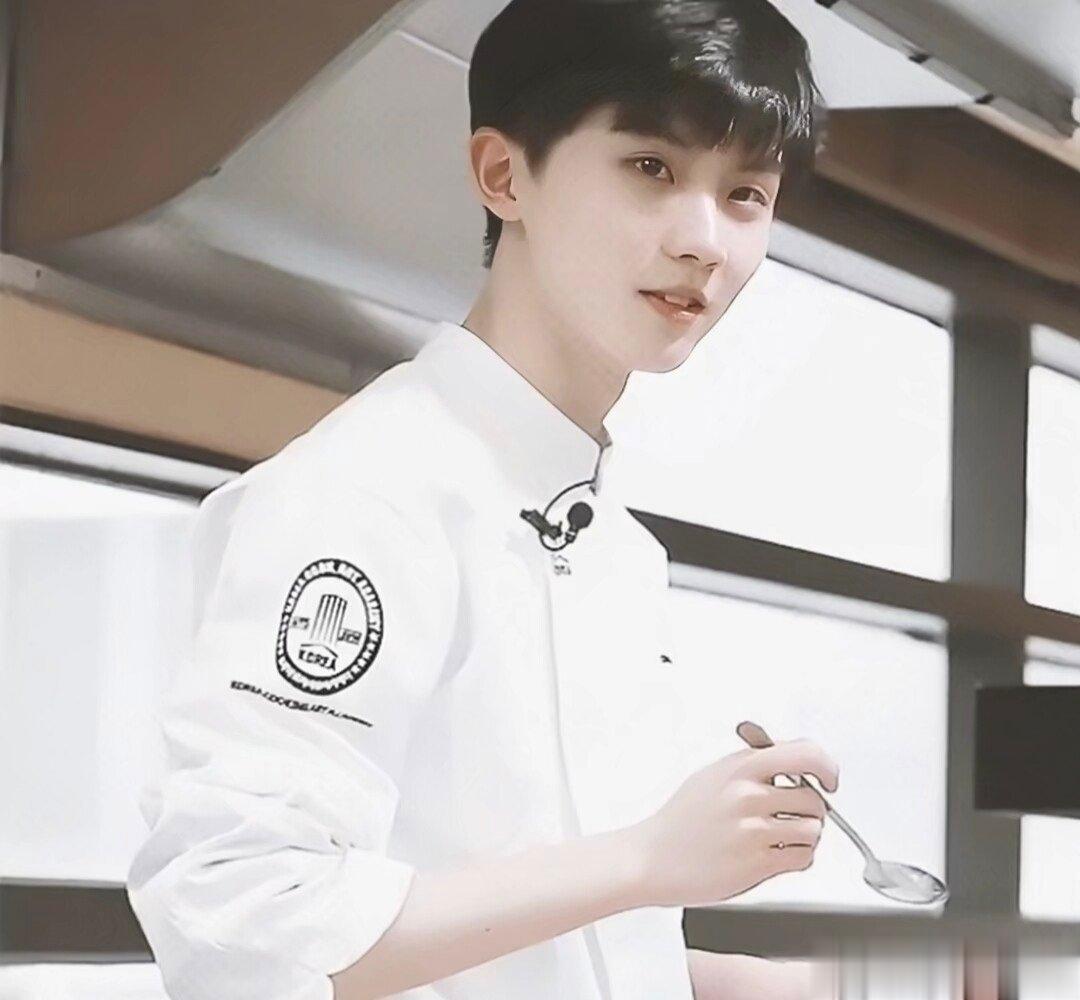 #马嘉祺[超话]#mjq#马嘉祺唱盛夏光年# mjq#青年演员马嘉祺# 