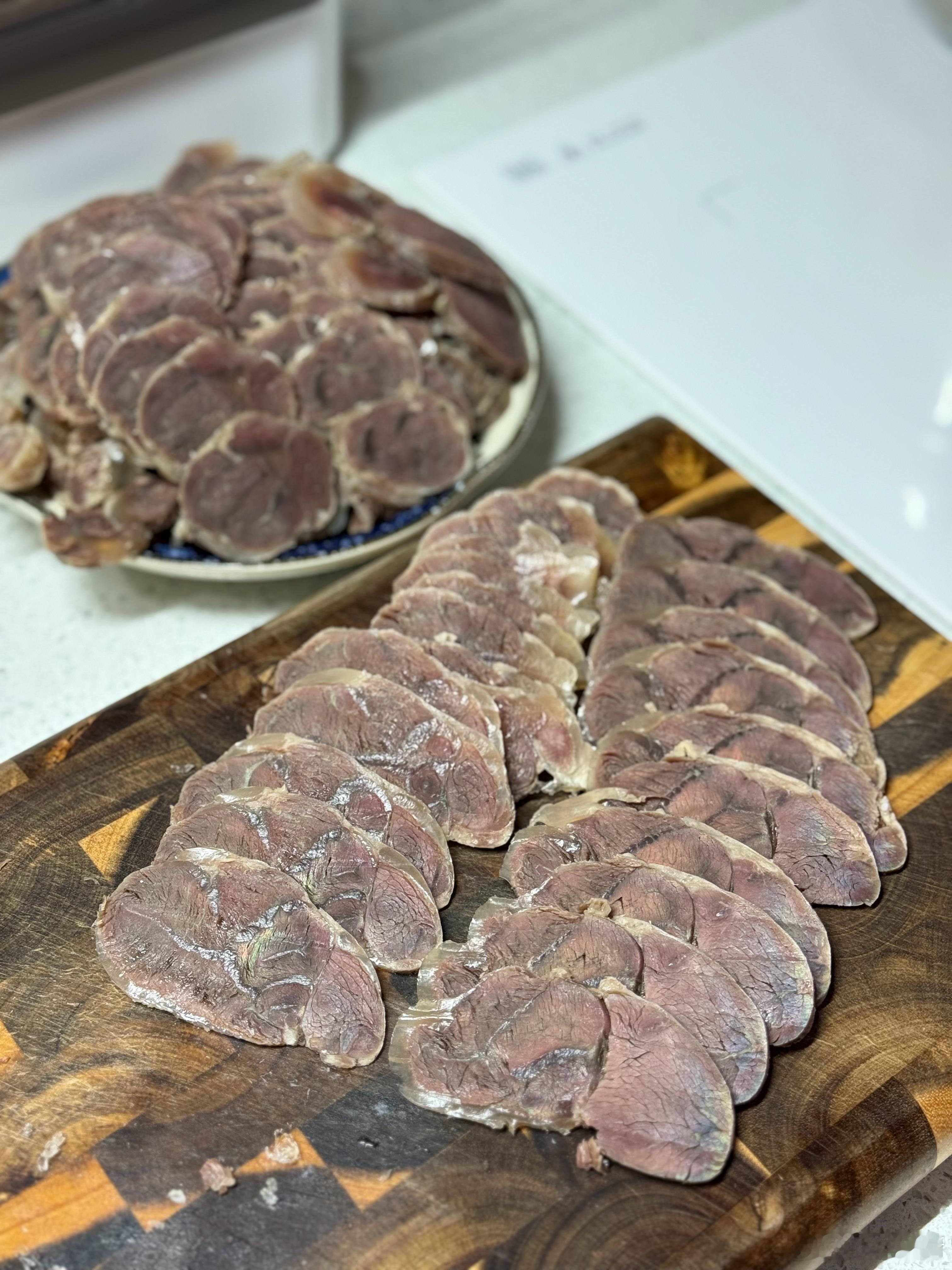 盐水牛腱备餐完成 高汤也分装冷冻 留着下面条做菜都很鲜美🥣 ​​​