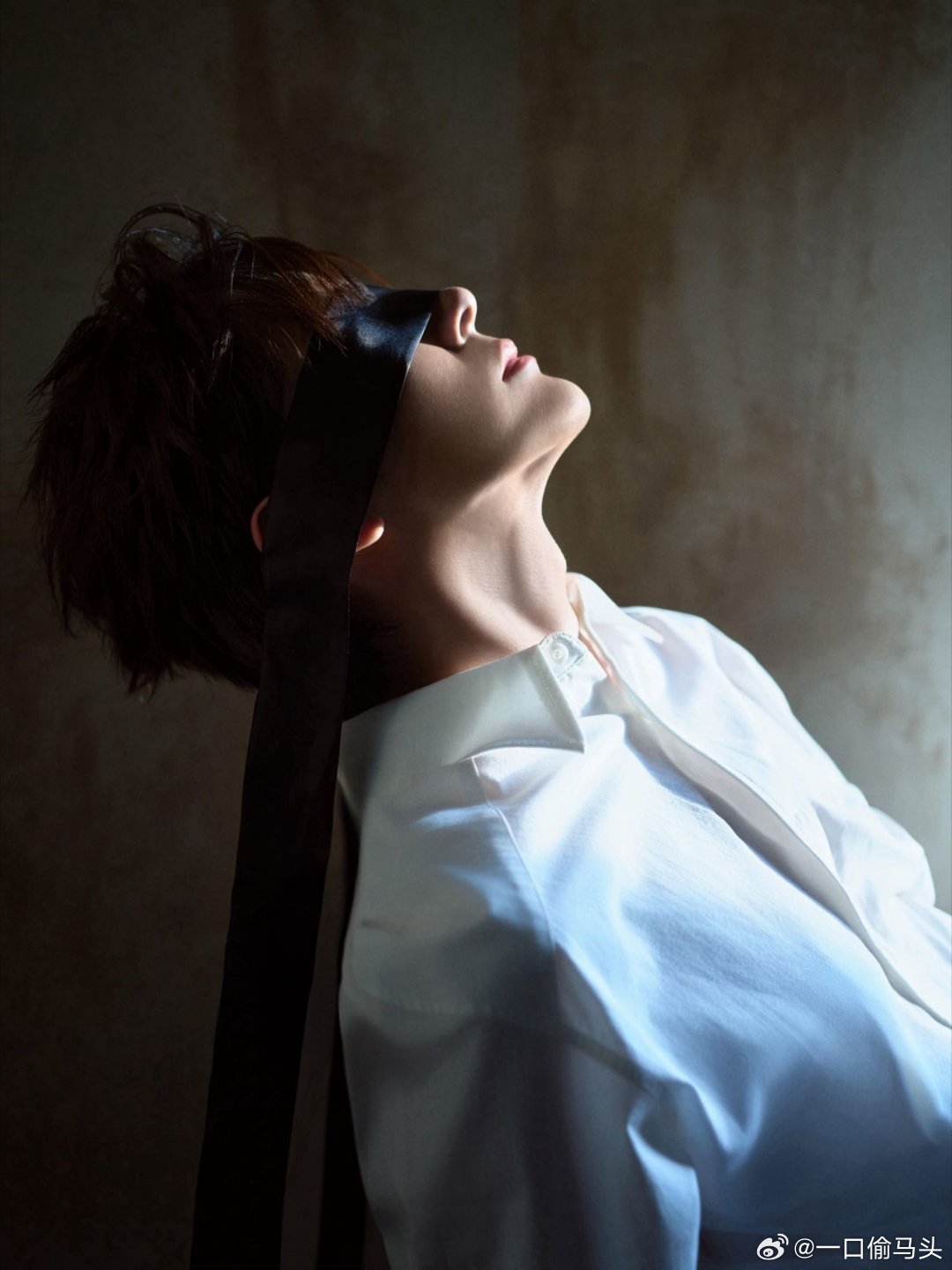 魏哲鸣半夜撤回一个剧宣你是迟来的欢喜半夜3:27撤回宣发，全是许淮颂327条未说