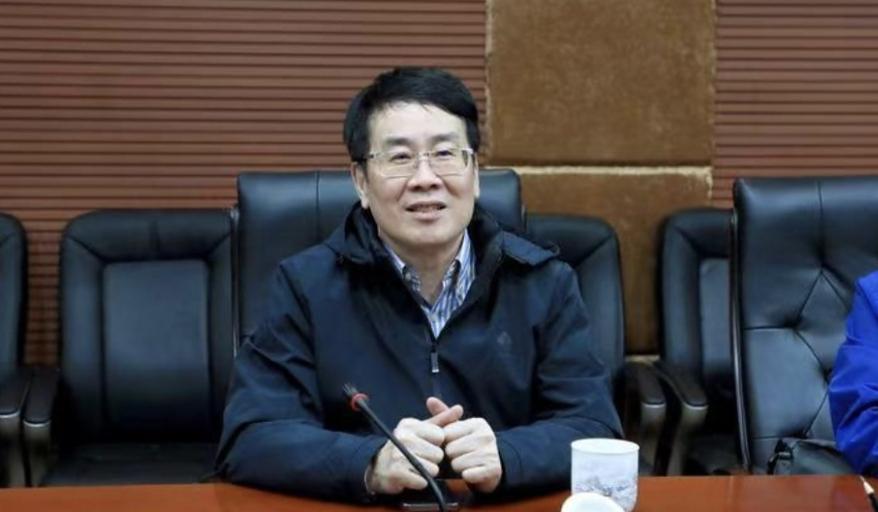 宗家的辈分迷局


宗泽后这次急了。搬出族谱想澄清，反而被网友发现祖孙同用"继"