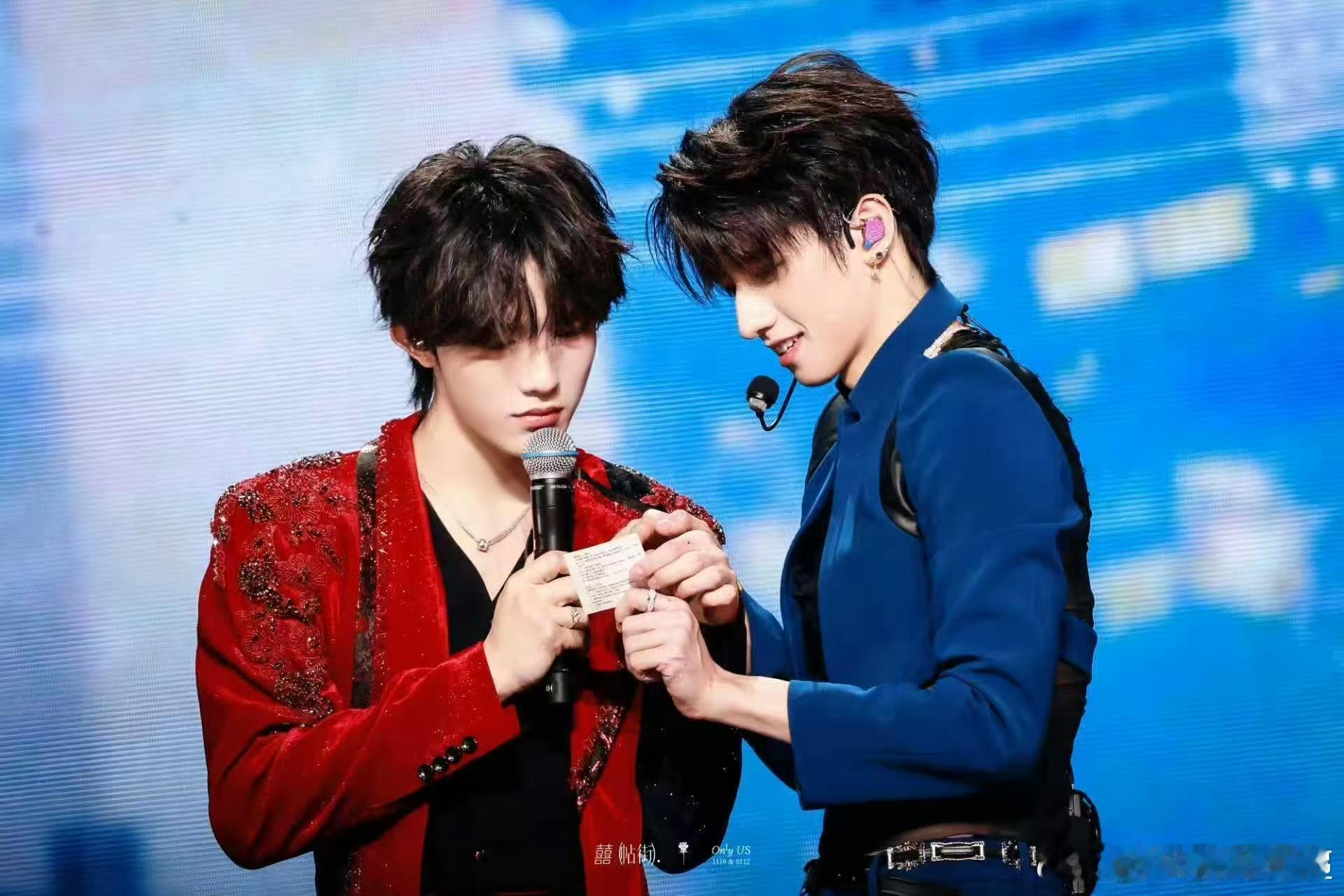 朱志鑫苏新皓罗生门双人舞台朱志鑫苏新皓终于对唱罗生门 朱志鑫和苏新皓这个罗生门舞