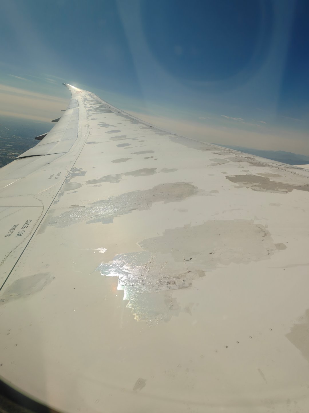 坐飞机别选靠翅膀的座位，补丁都晃眼睛（8年机龄的787） 