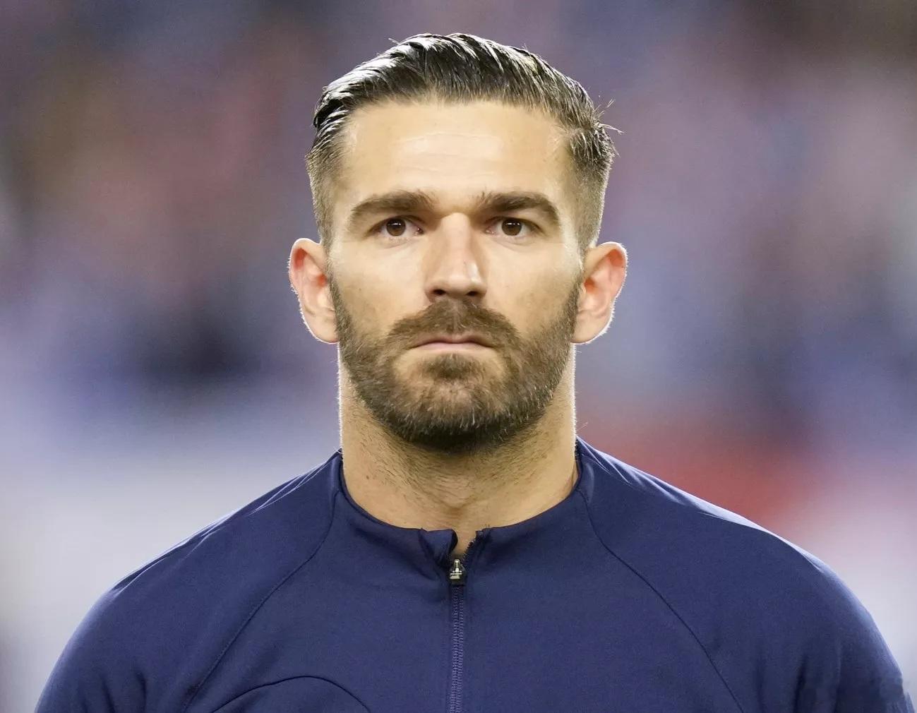 根据克媒Index的消息，帕纳辛奈科斯有意租借哈伊杜克前锋利瓦亚。利瓦亚对希腊联