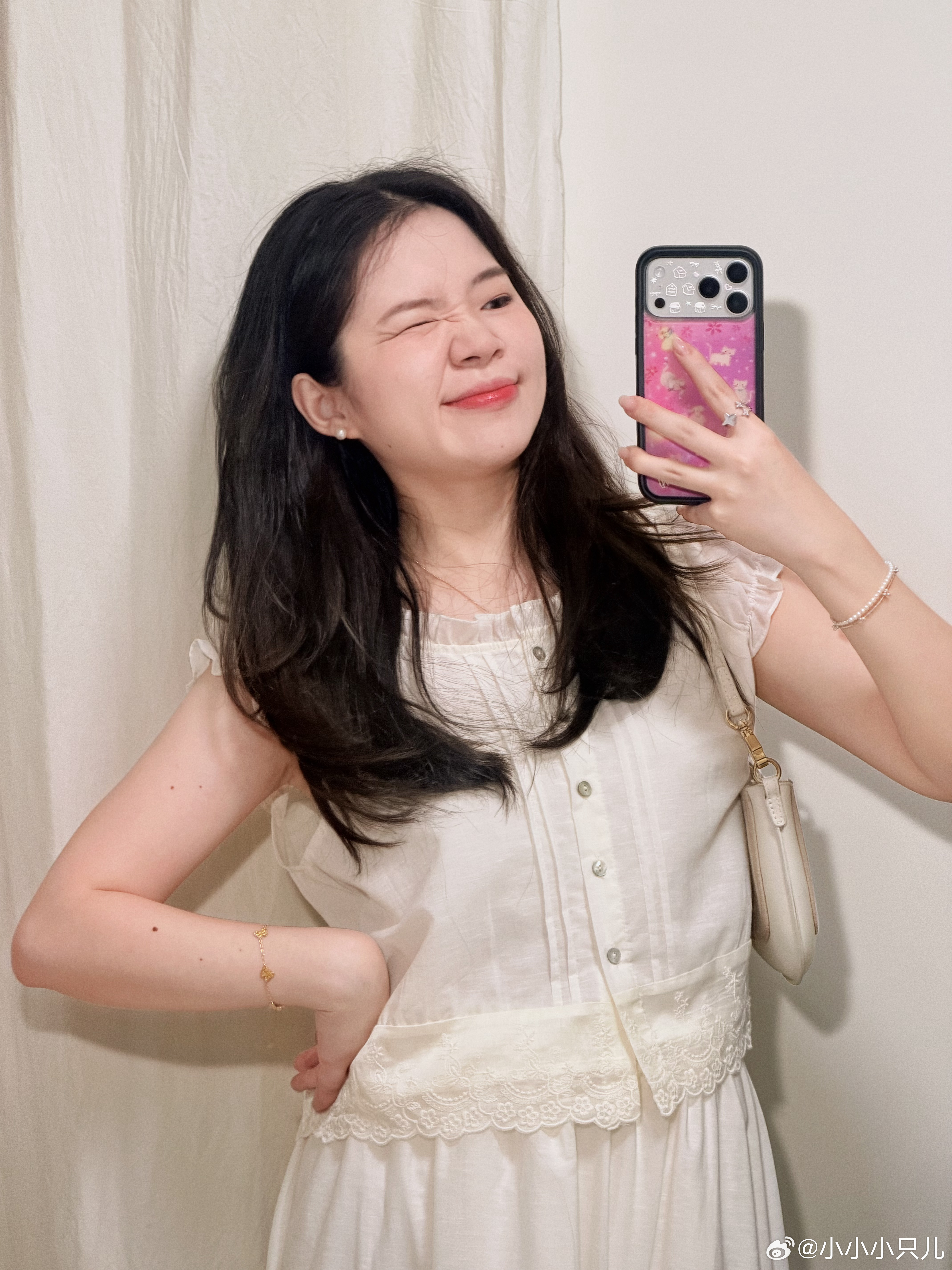 ‘’💭这张甚是满意口红很满意衣服很满意染眉膏也很满意！！ 