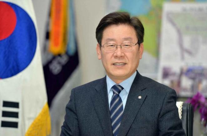 3 月 16 号韩国彻底炸锅了！总统李在明的支持率简直像开了 “火箭外挂”，短短