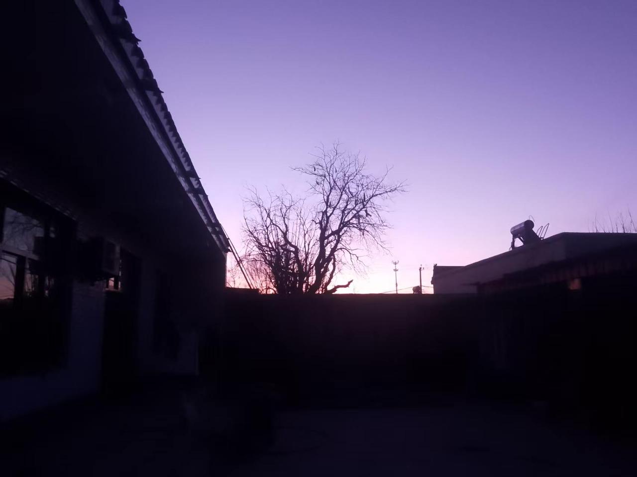 中国式父母，说的太对了。
这篇文字令人泪目，不只是做为父亲的那份担当。
我想到的