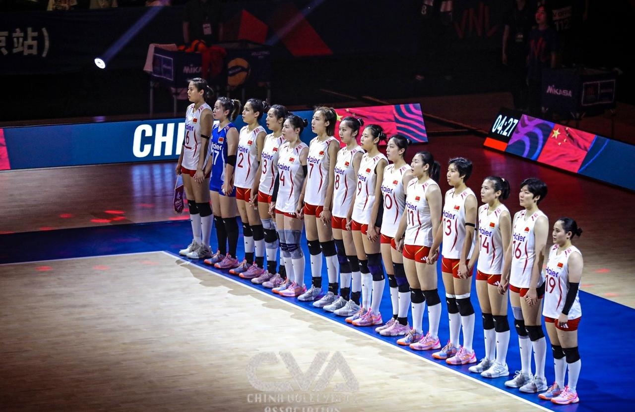厉害了！中国女排2-0塞尔维亚
倪非凡的防守太强了！

世界女排联赛第三场，中国