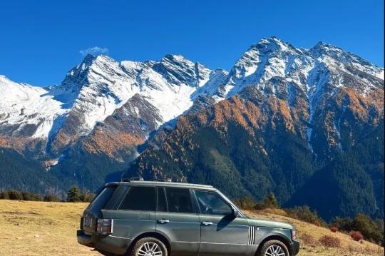 车轮上的世界
米亚罗风景区自驾探索编辑部 经典老车情怀