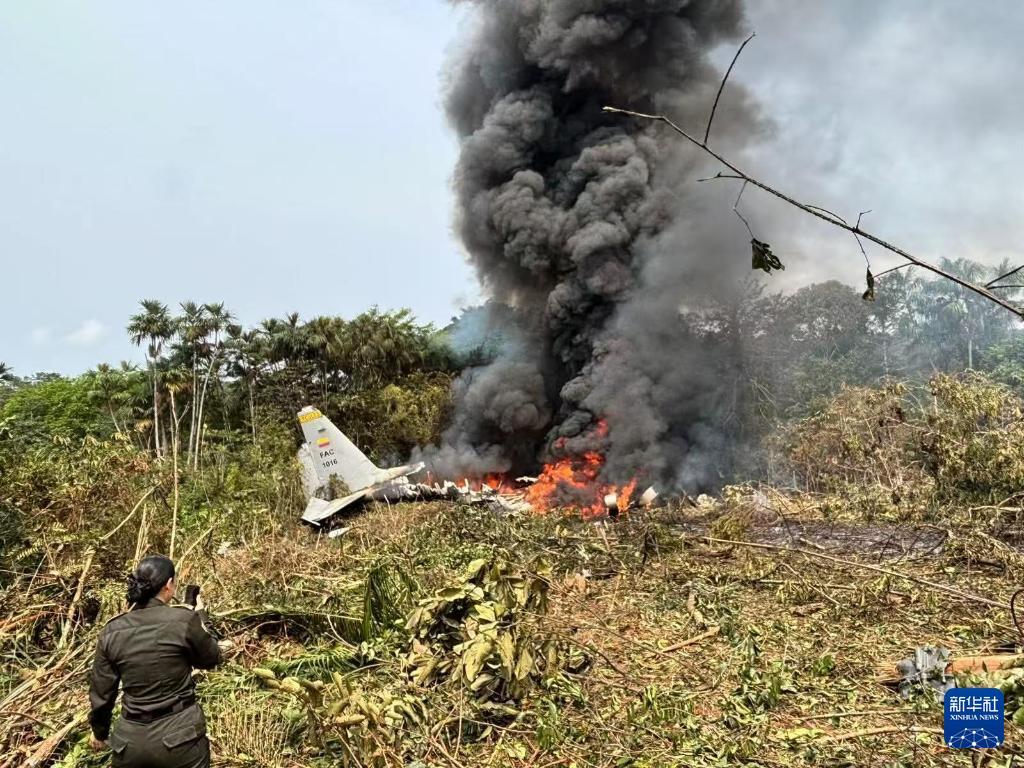 突发：哥空军一架C-130运输机坠毁，媒体称约80人死亡

哥伦比亚证实军用运输