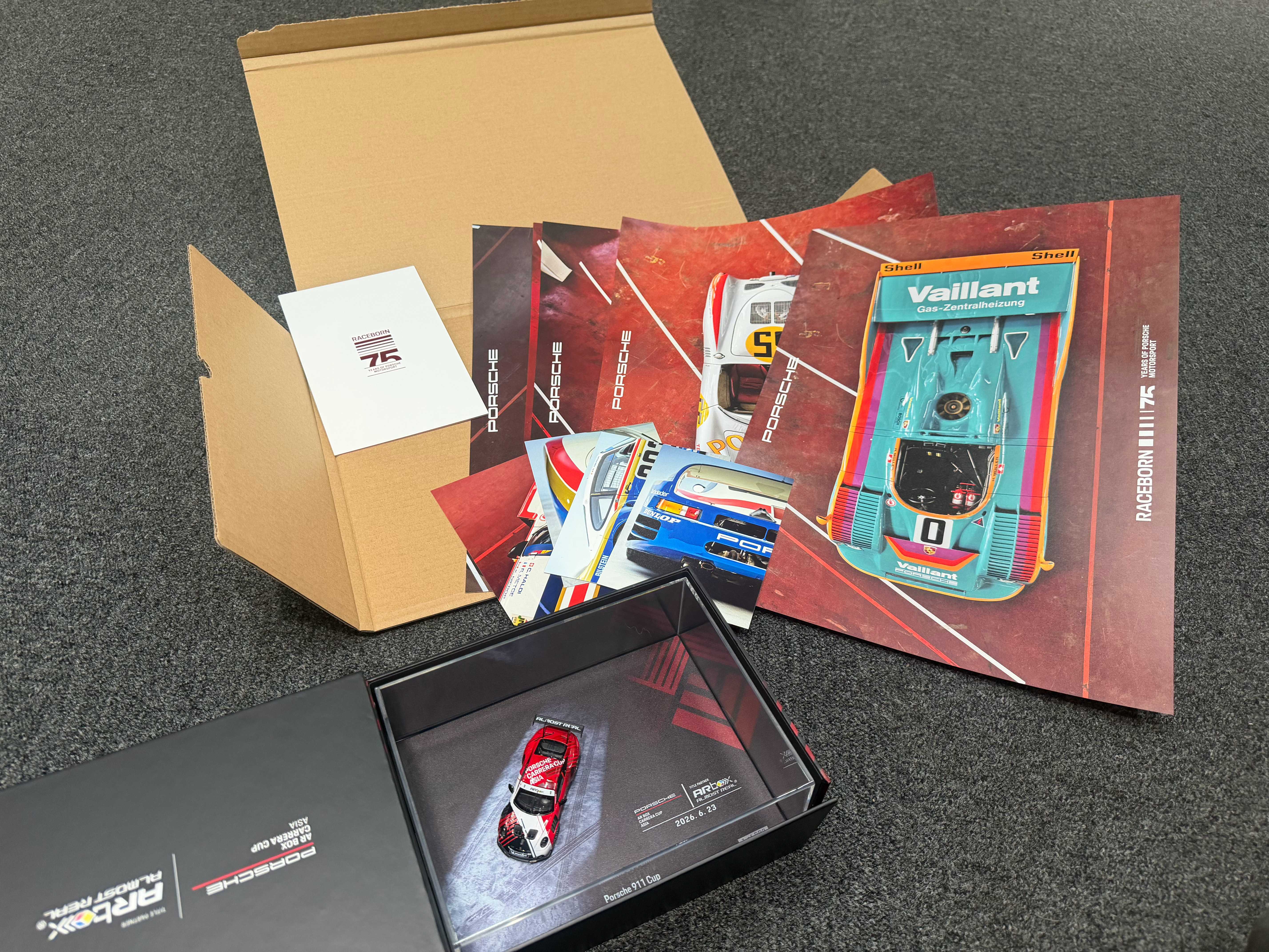 感谢给我的限量GT3 CUP车模和海报车模我留着整套海报和明信片抽了！在评论区写