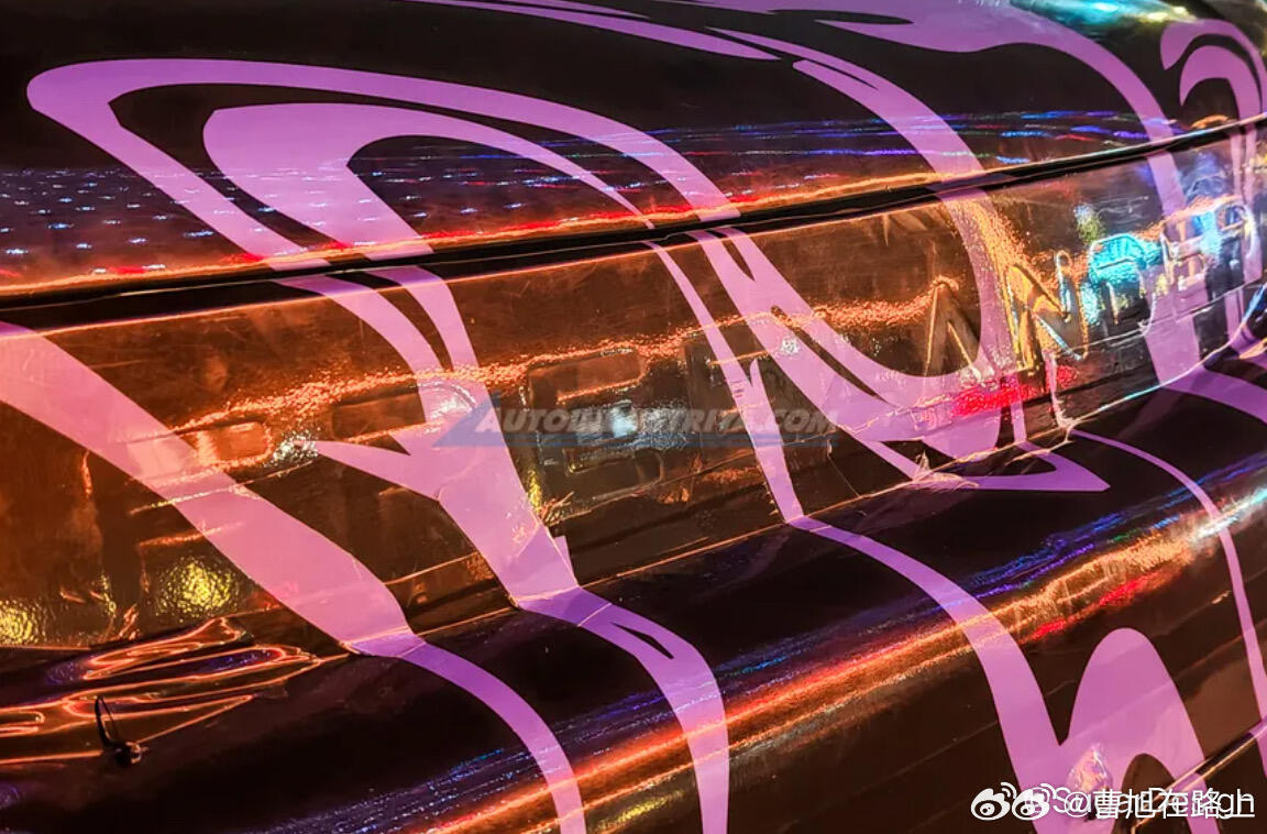 路虎把自由者拎出来单独做拉上了宁德时代、华为乾崑、高通做背书新能源大潮中国方盒子