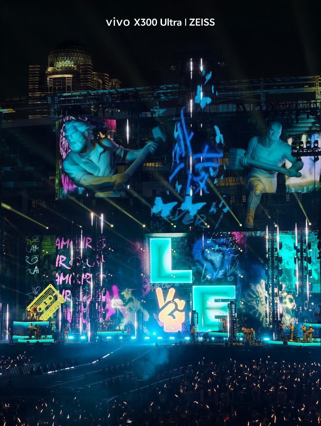 还真的别说陶喆演唱会的物美也是没话说的氛围好之余，还有细节怪不得粉丝看了还想看我