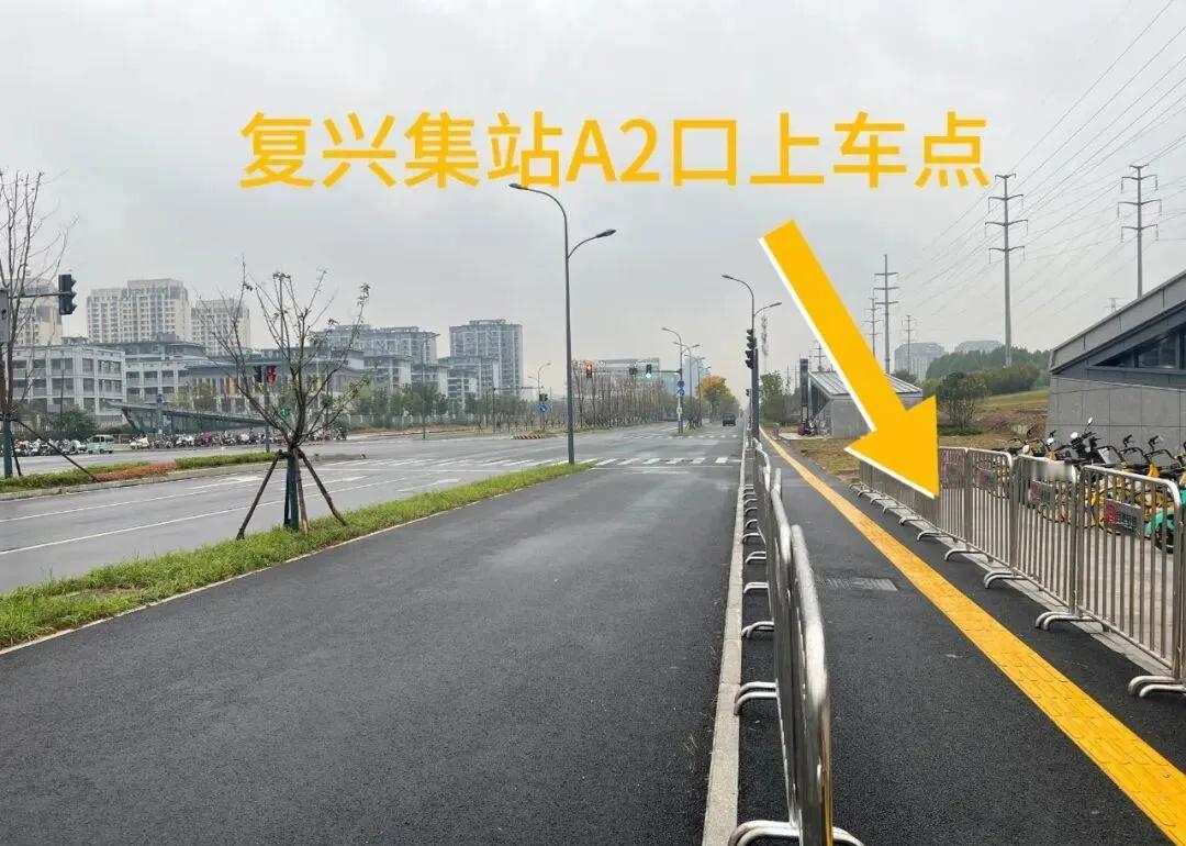 我记不清4号线停运站接驳线点
明天就开始了，先把线路站点存手机里，刚开始根本记不