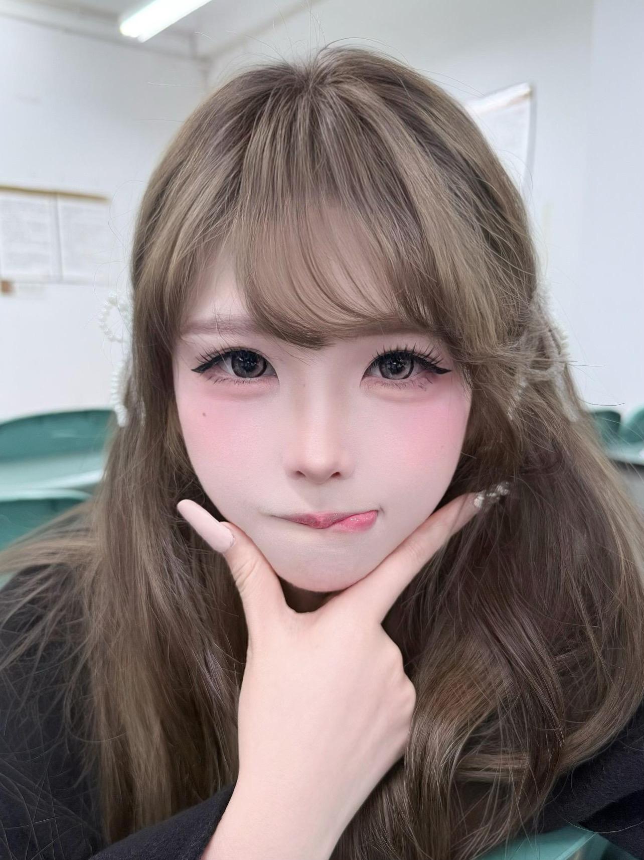 回去告诉你妈妈 有个齐刘海的女孩想给你一个家