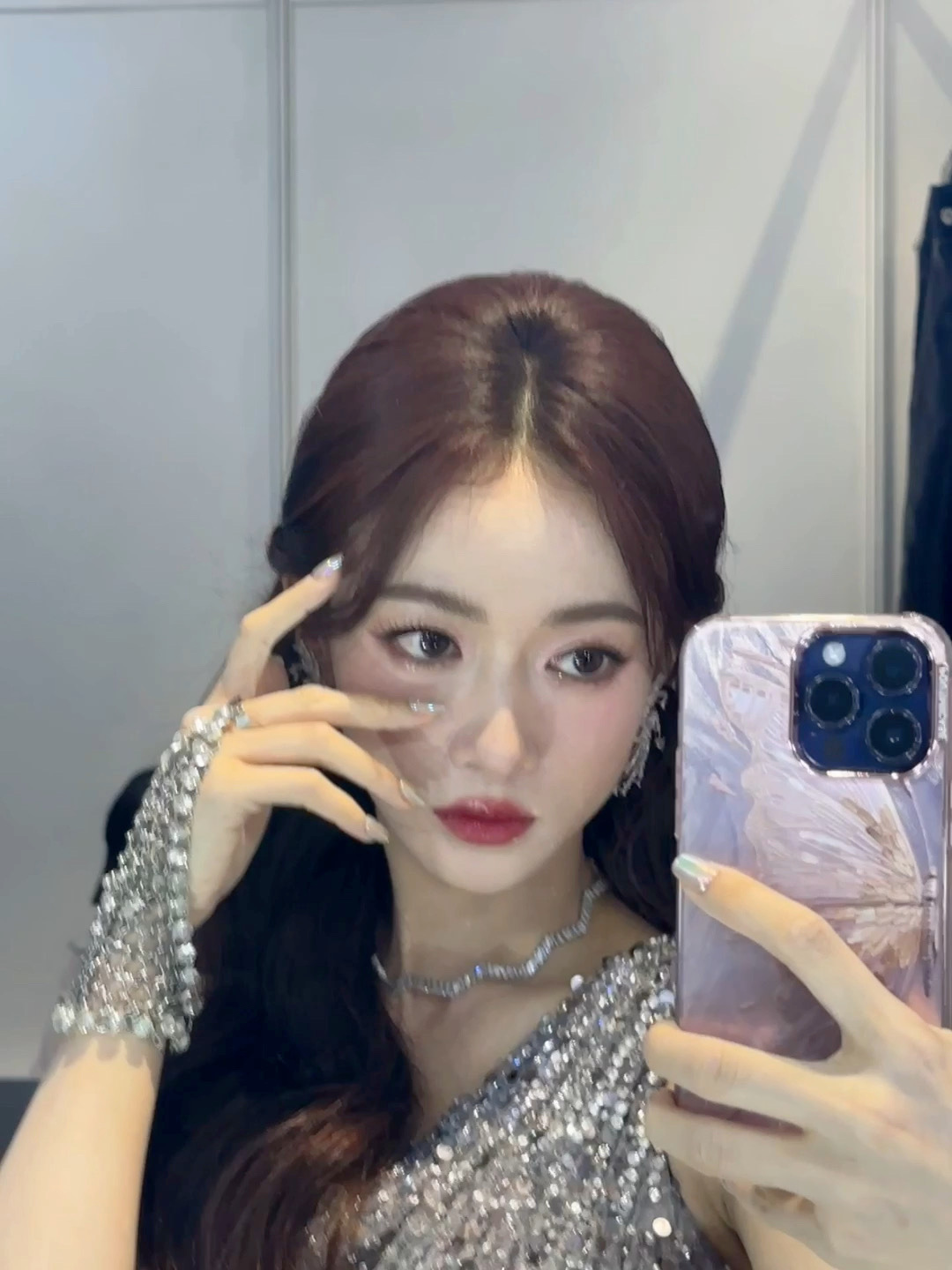 #吴谨言今天是柔和桃色的盐# 吴谨言姐姐说自己是柔和的桃色的盐！感觉姐姐的这个妆