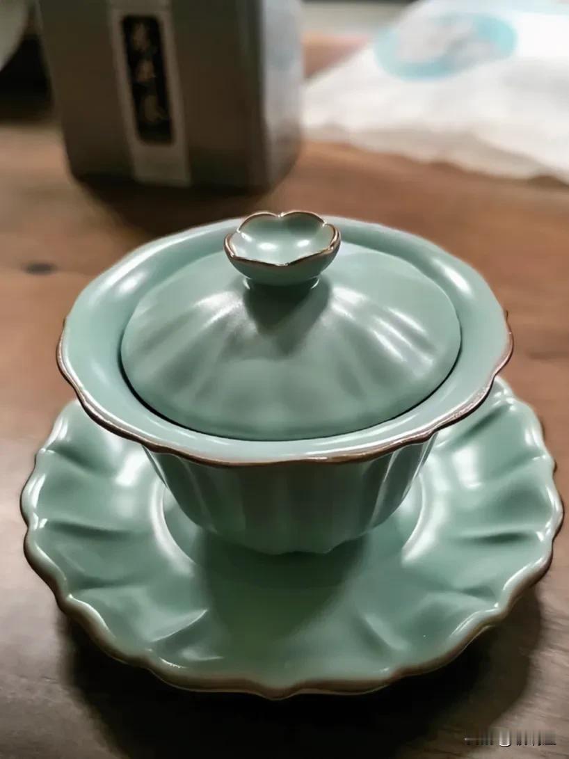 为了买一个盖碗，上午在某宝看了一个小时也没有搞定，眼花缭乱的，问题是和我意的我竟