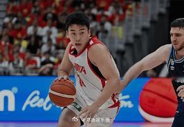 苏群说中国男篮问题不在郭士强 苏群替郭士强说话，不是因为他带得好，是因为男篮的问
