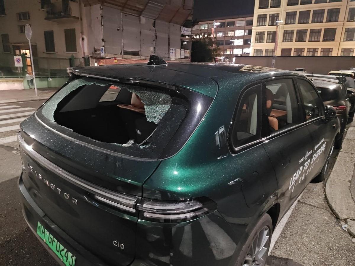 在欧洲遇袭车窗被砸，一天内就解决问题？

零跑“西游记”正在欧洲进行，没想到遇到