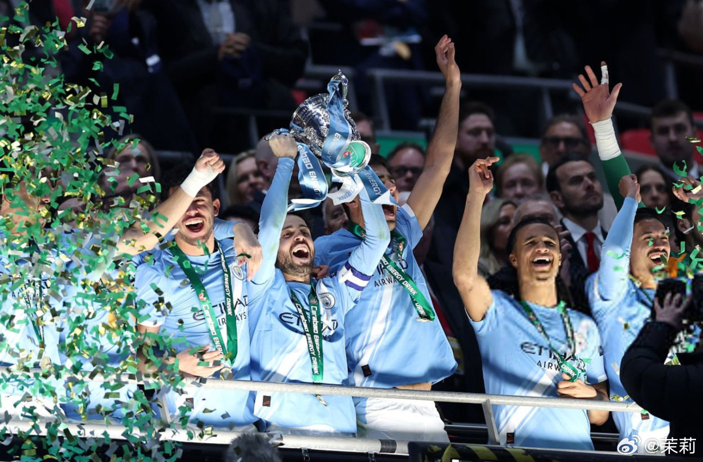 曼城曼城是冠军  一觉醒来，曼城拿下马年首冠温布利九万观众见证了这场英联杯决赛，