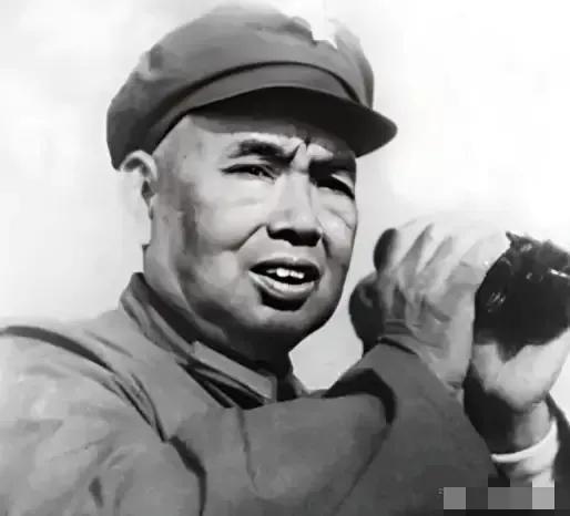 1971年，许世友宴请西哈努克亲王，亲王喝酒时来者不拒，连喝了十几杯茅台，惊的许