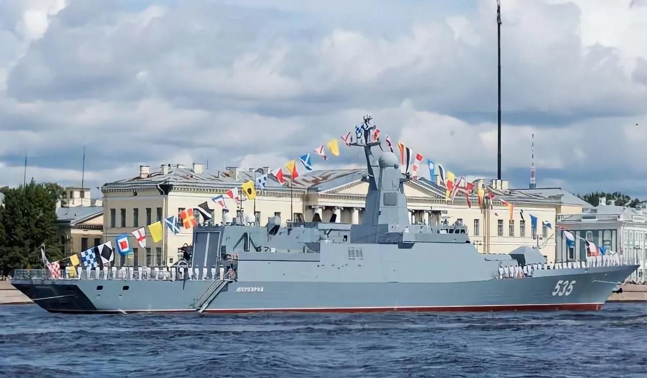 俄罗斯黑海舰队正试图通过将资源转移到俄罗斯大陆来减轻被占领克里米亚的后勤支持的复