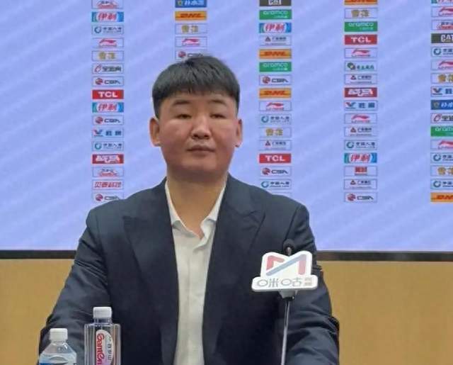惨败上海！顾全甩锅球员强调慢慢总结，贺希宁反思问题！