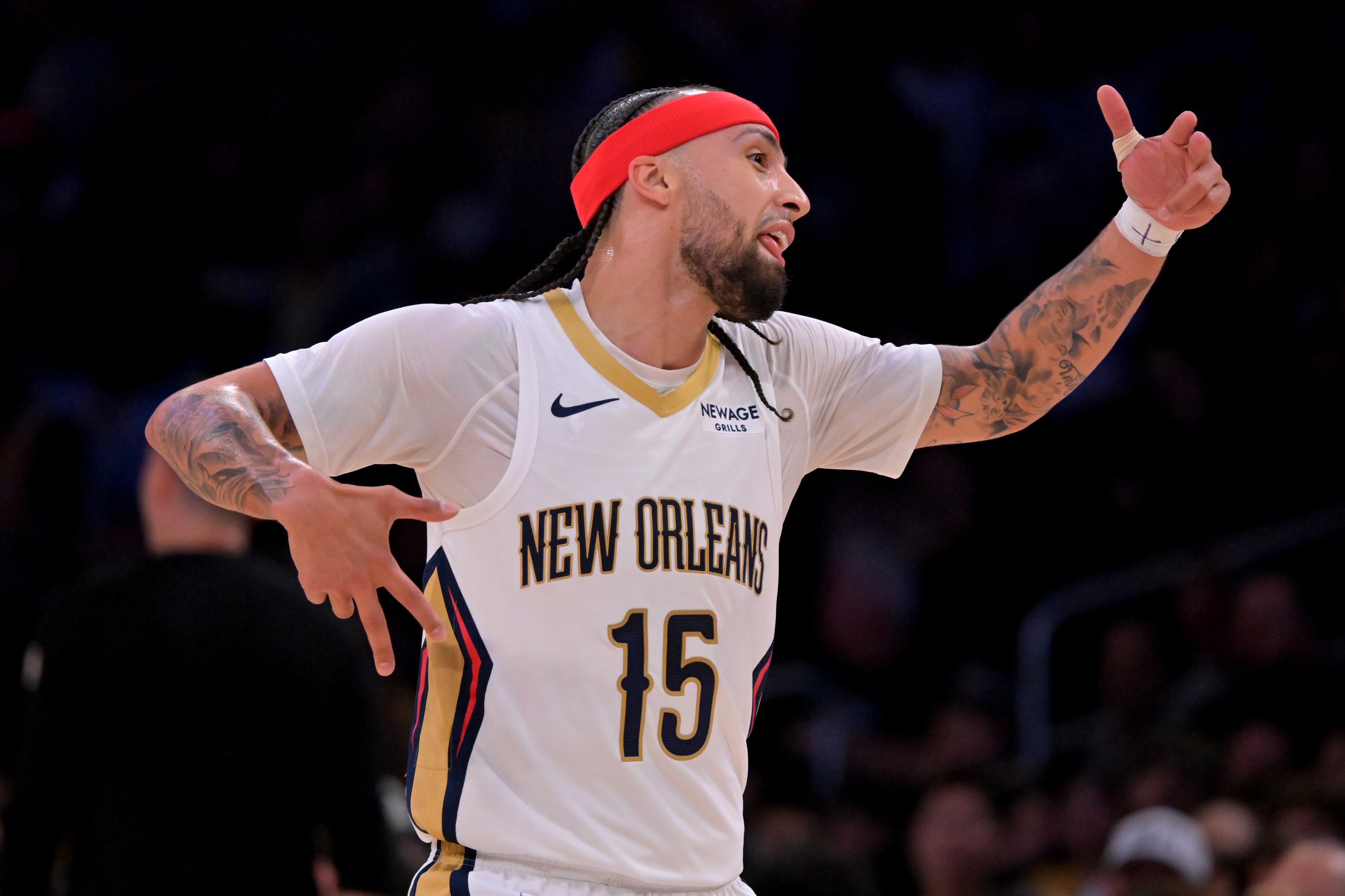 马刺这是？Evan Sidery：尼克斯、湖人、火箭和马刺等多支球队都对阿尔瓦拉