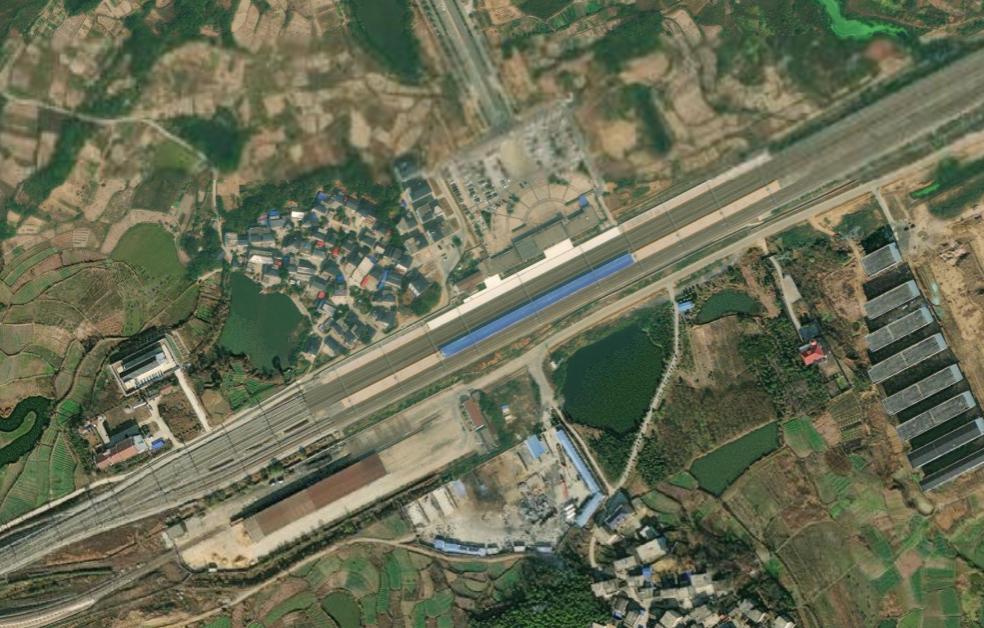 【湖口站卫星地图】湖口站位于九江市湖口县，现为三等车站，为赣北地区重要的火车高铁