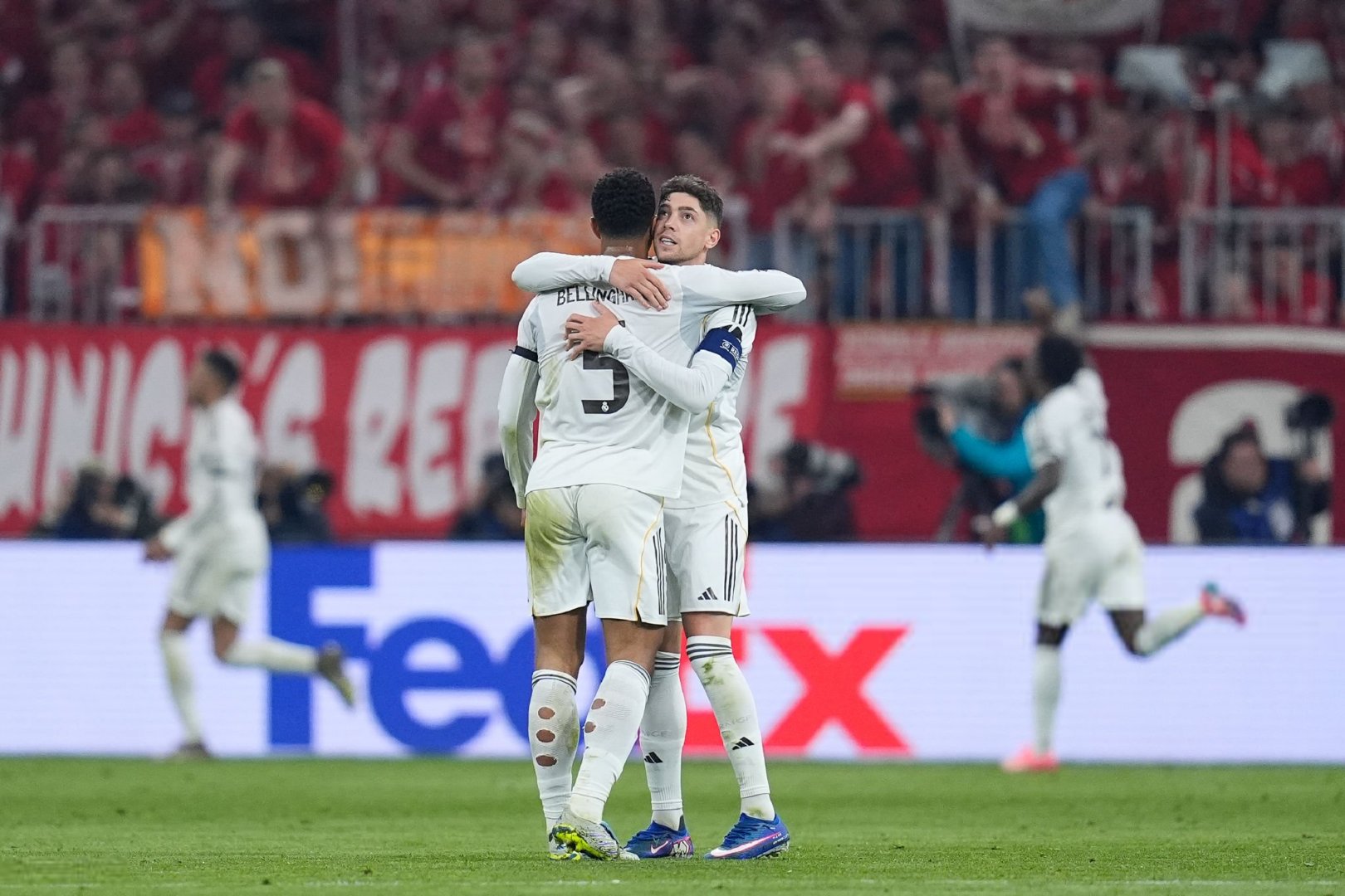 【全场】拜仁慕尼黑4-3皇家马德里，总比分6-4，止步8强。欧冠联赛 拜仁vs皇