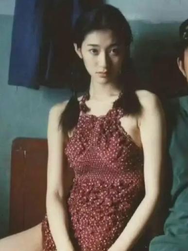 李小冉的清纯旧照曝光，太白嫩了
真是岁月不败美人#美人##明星旧照##李小冉##