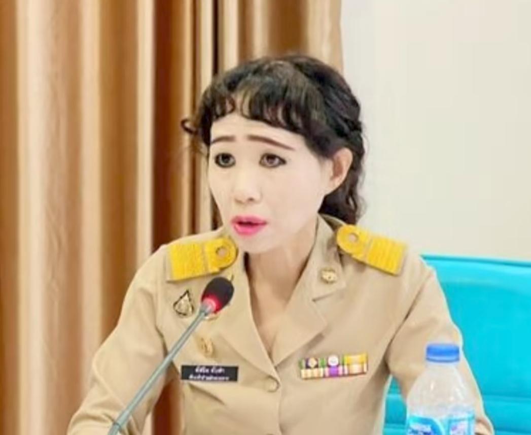 泰国这位基层女公职人员，可能还没有意识到问题的严重性！

她不过在个人媒体账号展