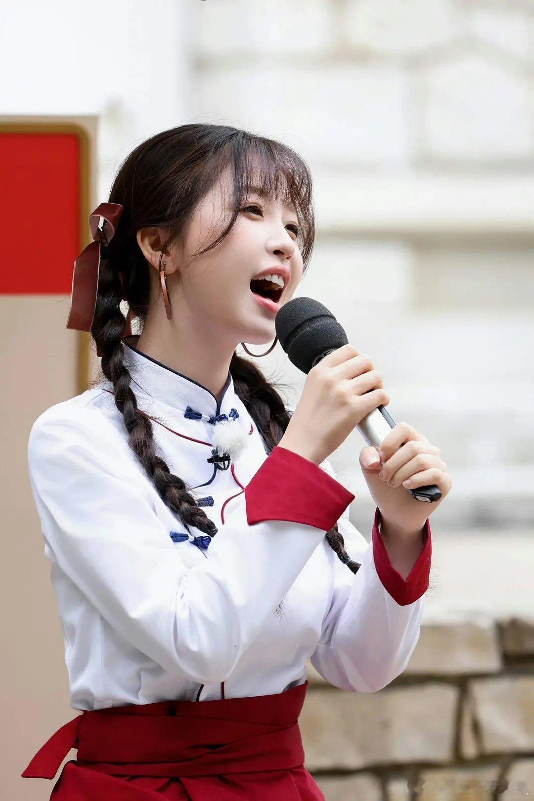 赵露思不走甜妹赛道之后，虞书欣是不是在这个赛道无敌了 ​​​