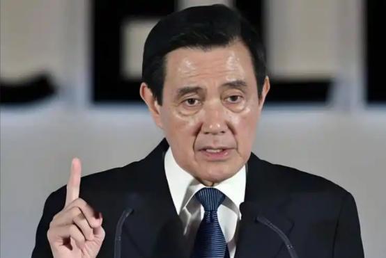 马英九现在估计肠子都悔青了！
 
2024 年底，马英九看着基金会邀请的大陆师生