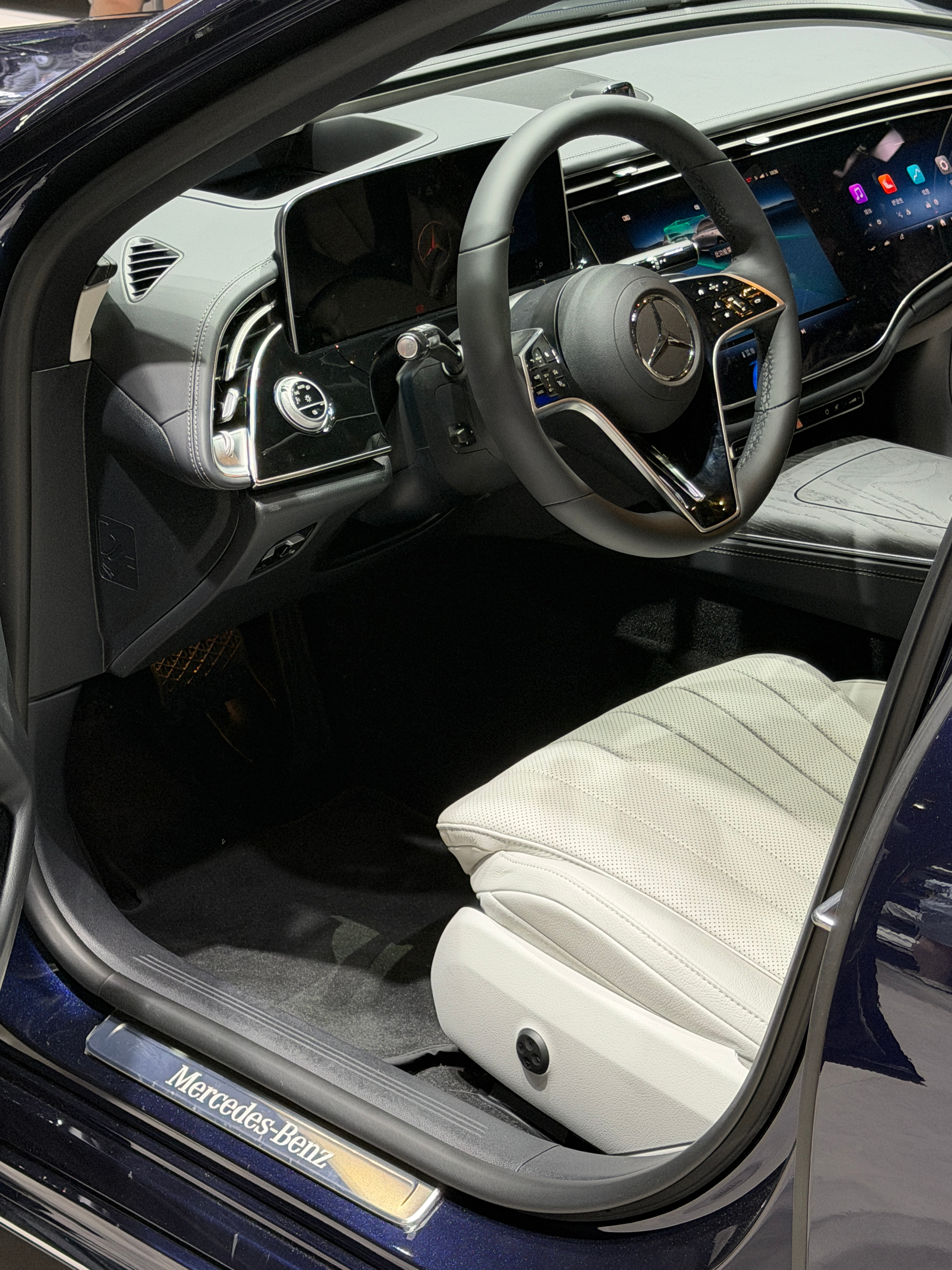 还得是奔驰！！！！年轻有为 奔驰E300L