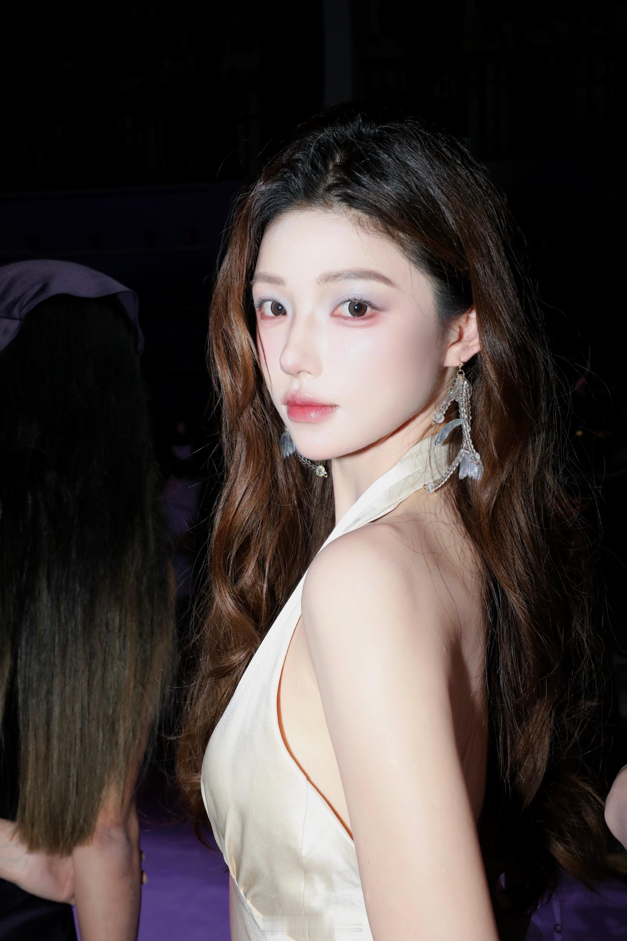 🔮 Fluffy Night with L'OREAL 🦄      今天是