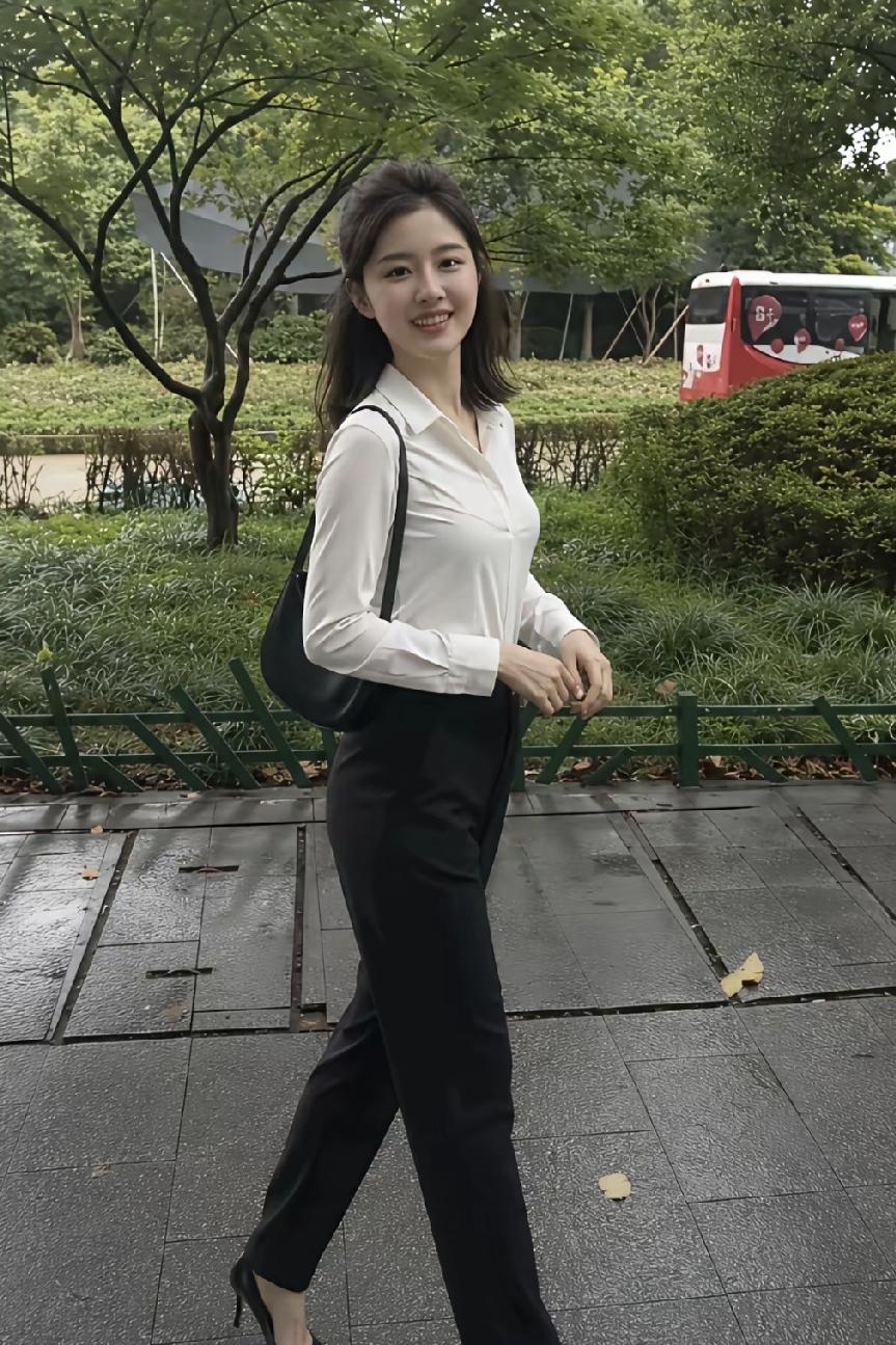 天天心累提不起劲，你有没有想过根源在哪？
 
很多人疲惫，不是日子难熬，
总盯着