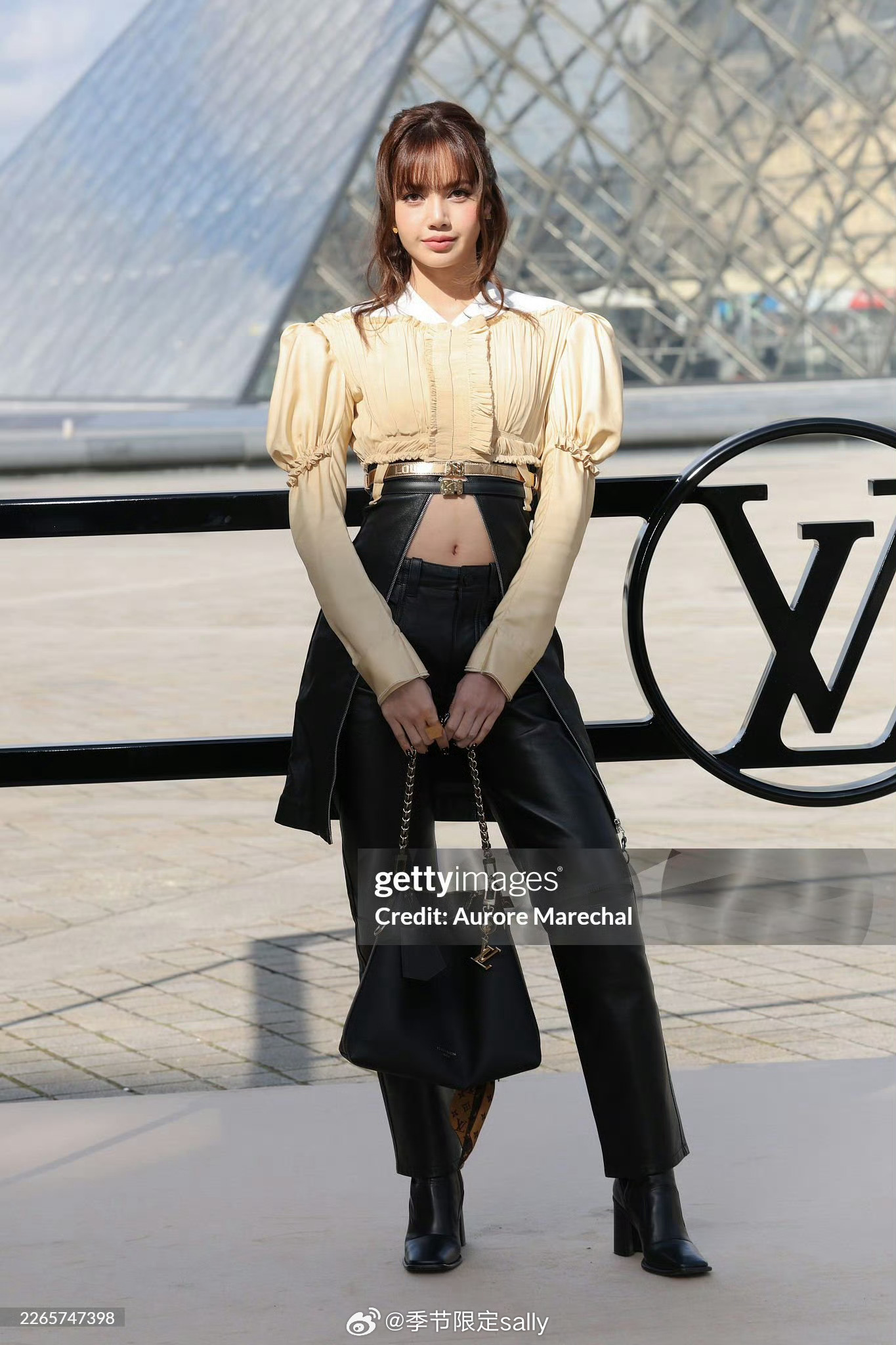 bp四位成员巴黎时装周 看秀造型G社生图金智秀 朴彩英 Jennie Lisa 