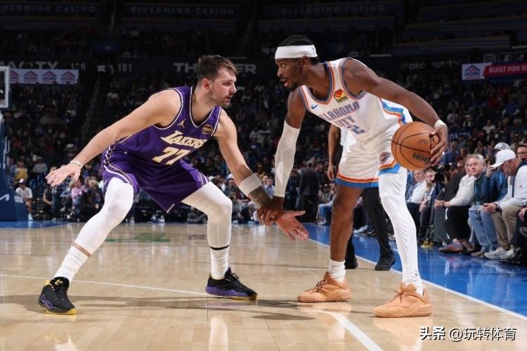 最佳防守阵容名单里混入了一个陌生的名字！
近日，NBA公布了3月份最佳防守球员名