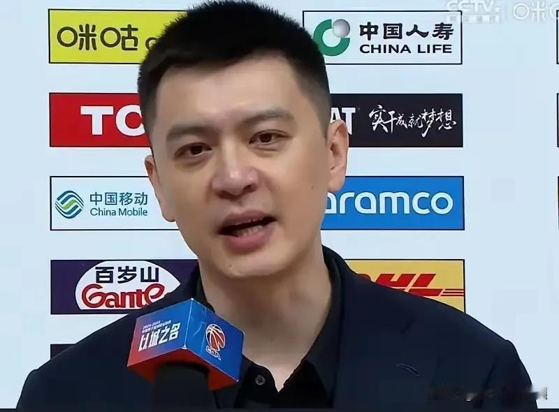 国内三大特邀解说嘉宾:

1.杨鸣--40岁，曾带领辽篮取得三连冠，篮球解说嘉宾
