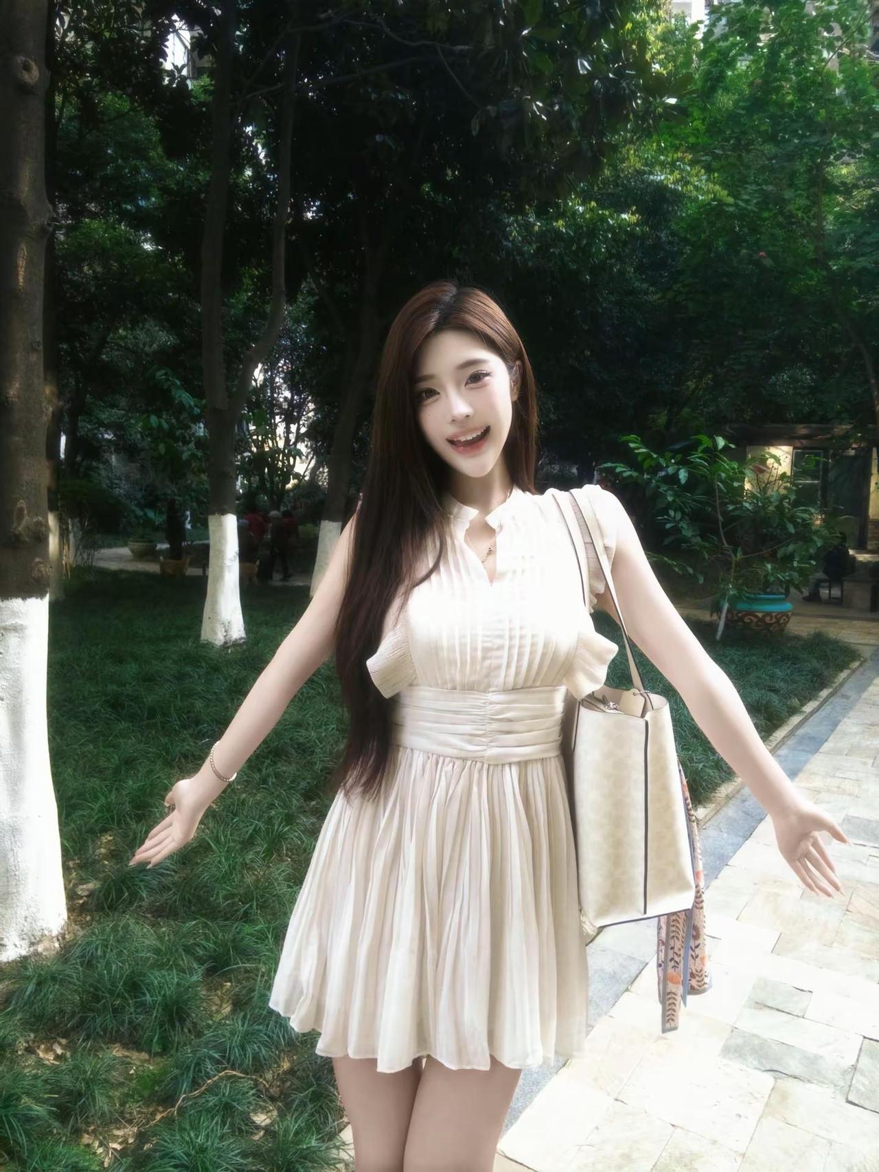 如果全世界都指责你 那姐姐蹲下来抱抱你古早