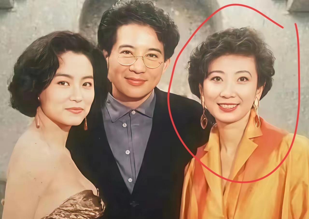 花前月下行，笑语盈盈处。1990年合影，非常珍贵，三位传奇人物，⭕里的更厉害👍