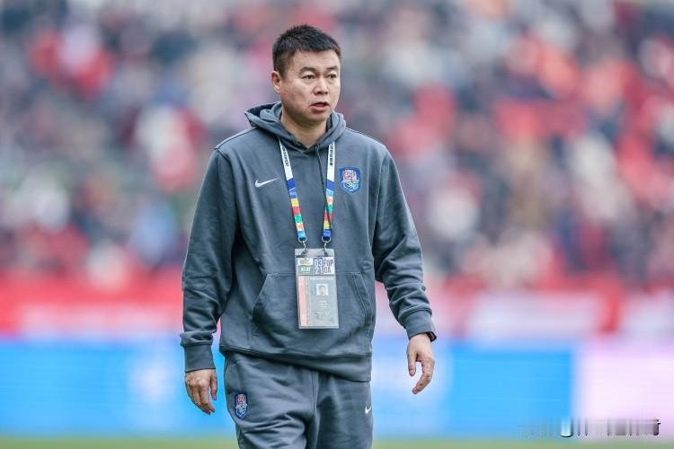 黄嘉辉染红！青岛海牛绝平天津 于根伟依旧难求一胜 中超积分榜出炉
北京时间4月1