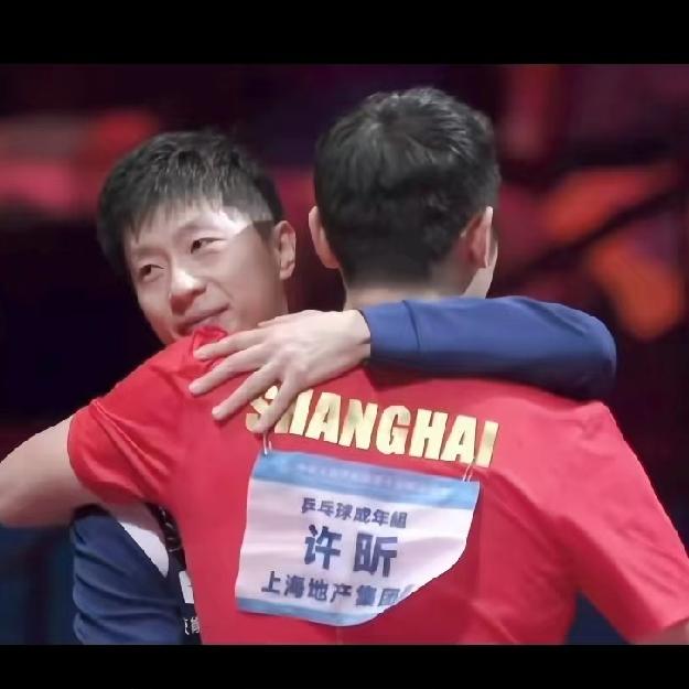 全运会龙队拿了唯一空缺的金牌我没哭苏炳添宣布退役我没哭，
但是看到马龙和许昕的这