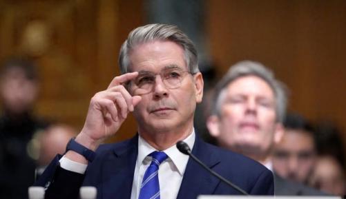 美国人终于不装了，就在昨天，他们直接把桌子掀了，指着我们的鼻子宣告：委内瑞拉的石