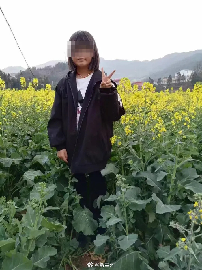 【 #曲靖15岁女生被害地离家仅两百米# 受害者父亲发声】#男生杀害女同学后向村