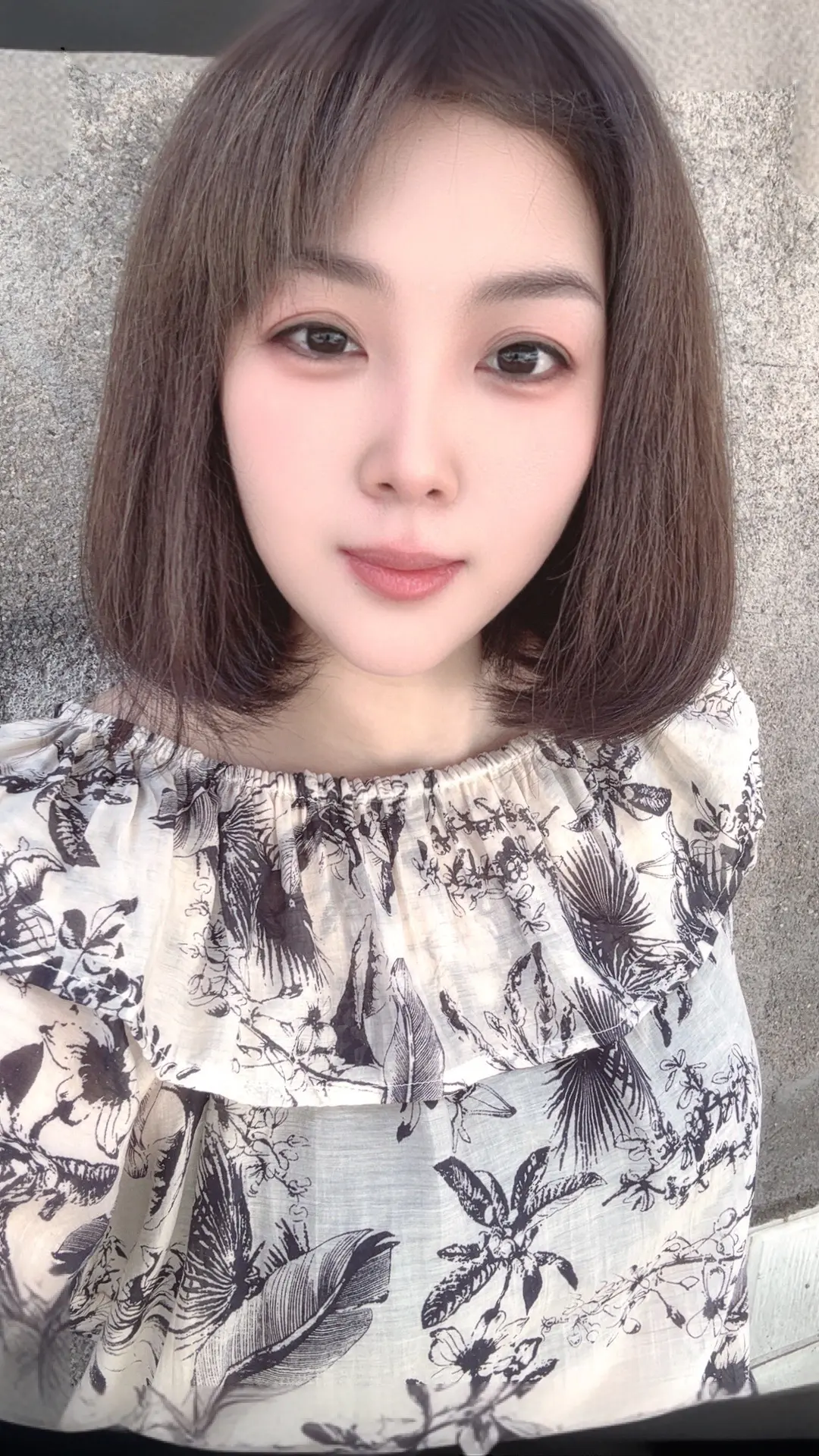 四季有轮回，人间有冷暖，愿我们与时光落落为安，只记开心，不记忧愁…