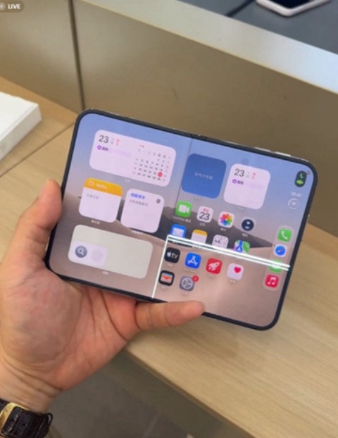 苹果客服回应iphoneduo屏幕开裂 折叠的问题确实多，这回应，回应了一个寂寞