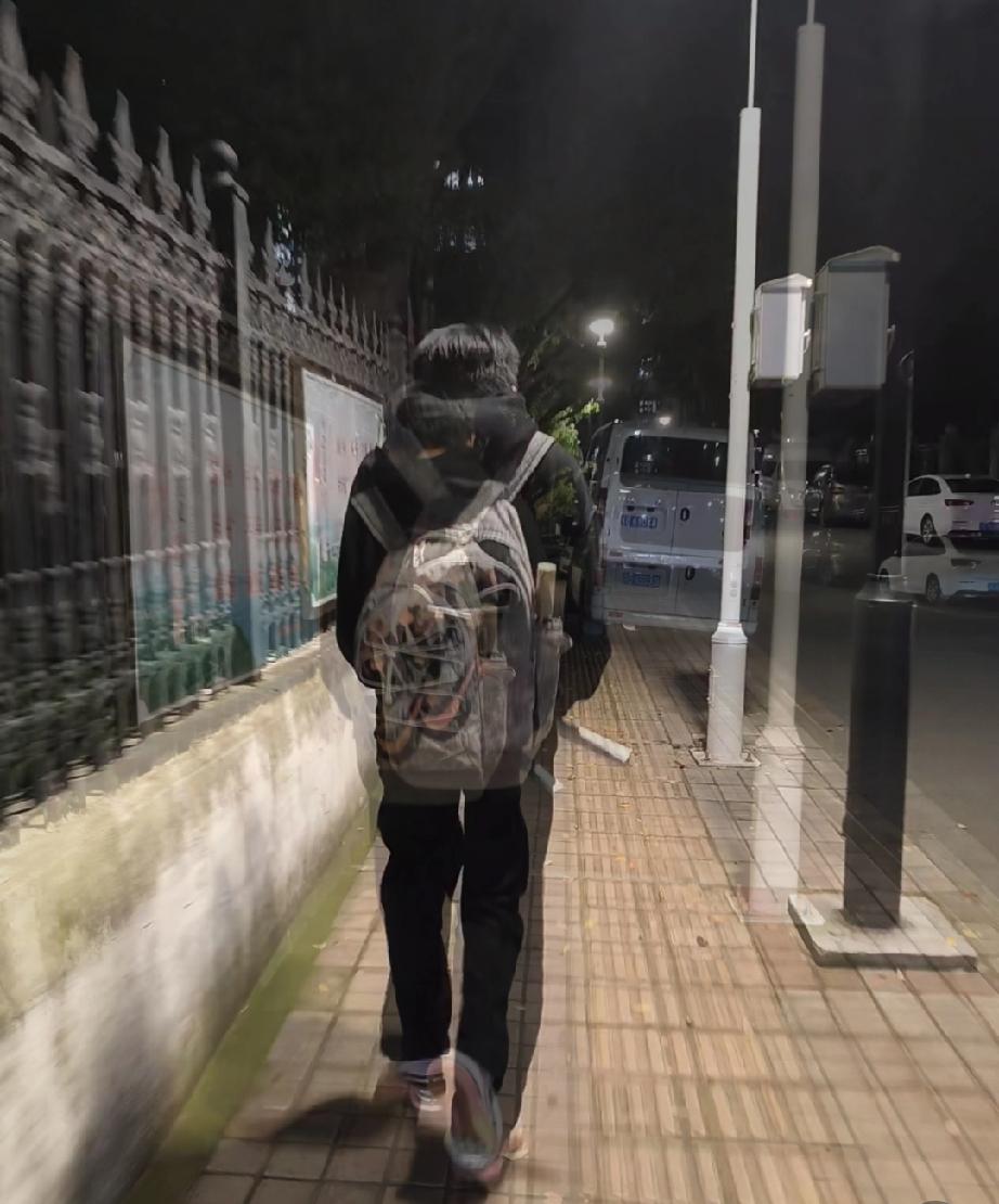 真的被我家孩子的通透感动到了！
16岁初三，成绩中等，普高基本没希望，只能走职高